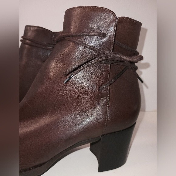 Enzo Y Intrigue Leather Tie Ankle Booties size 9 - Picture 9 of 16